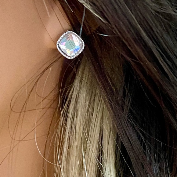 Lia Sophia “Spellbound” Earrings - Picture 4 of 4